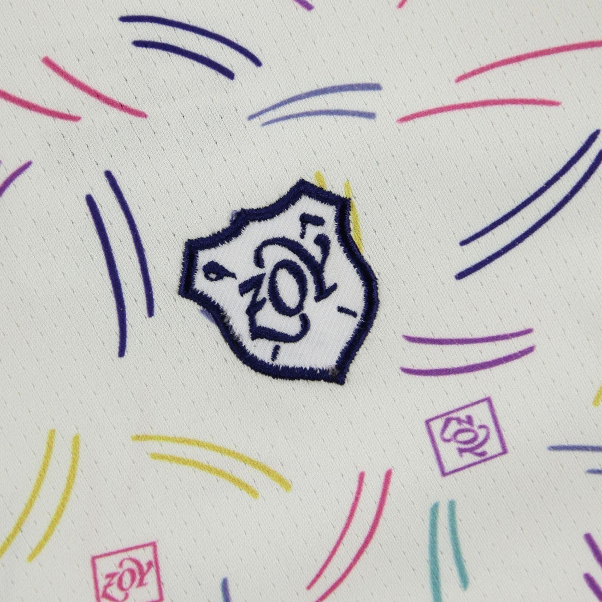 【24SS新作】MENS グラスプリント 長袖モックネック ホワイト 071442004 - ZOY OFFICIAL