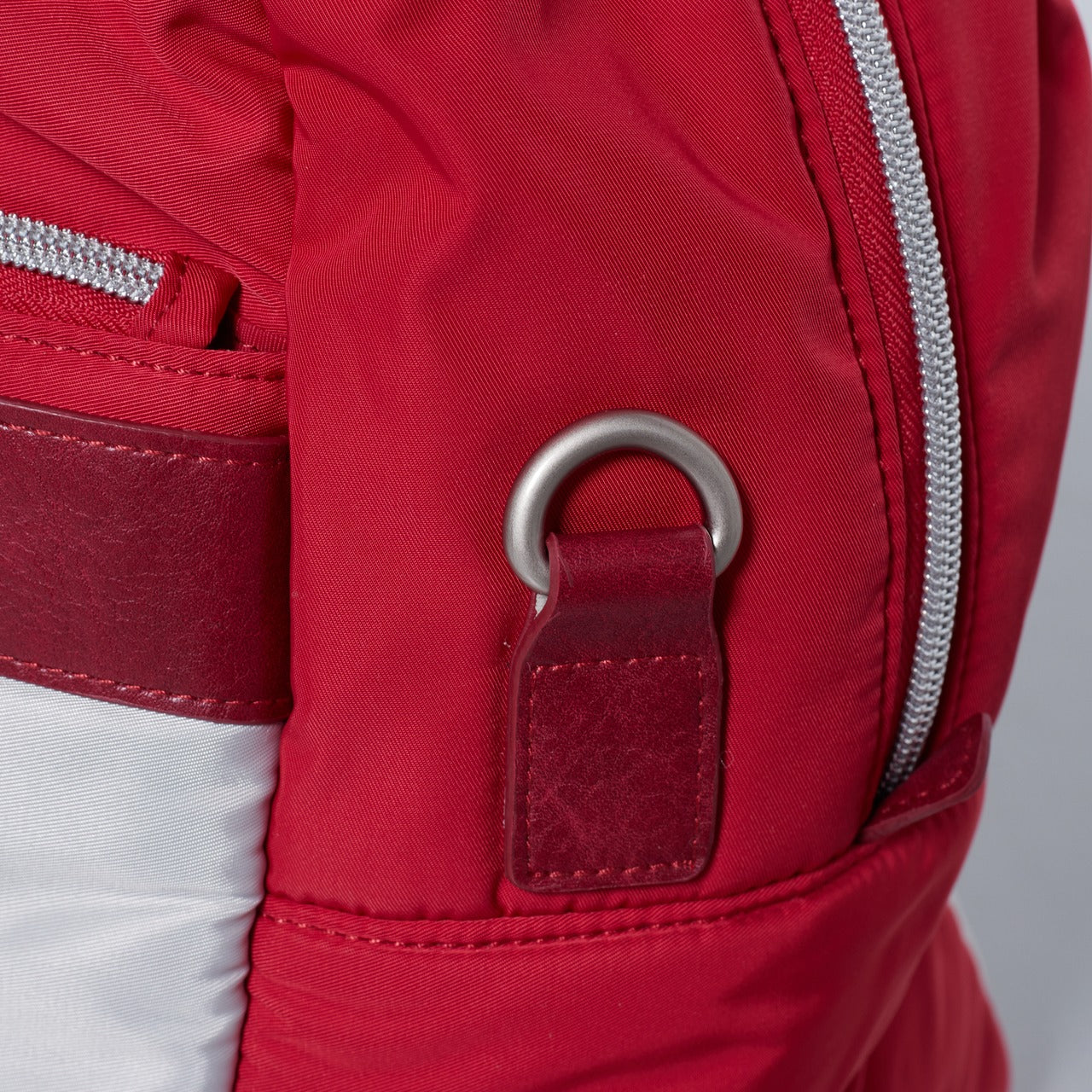 UNISEX padded Boston bag in red