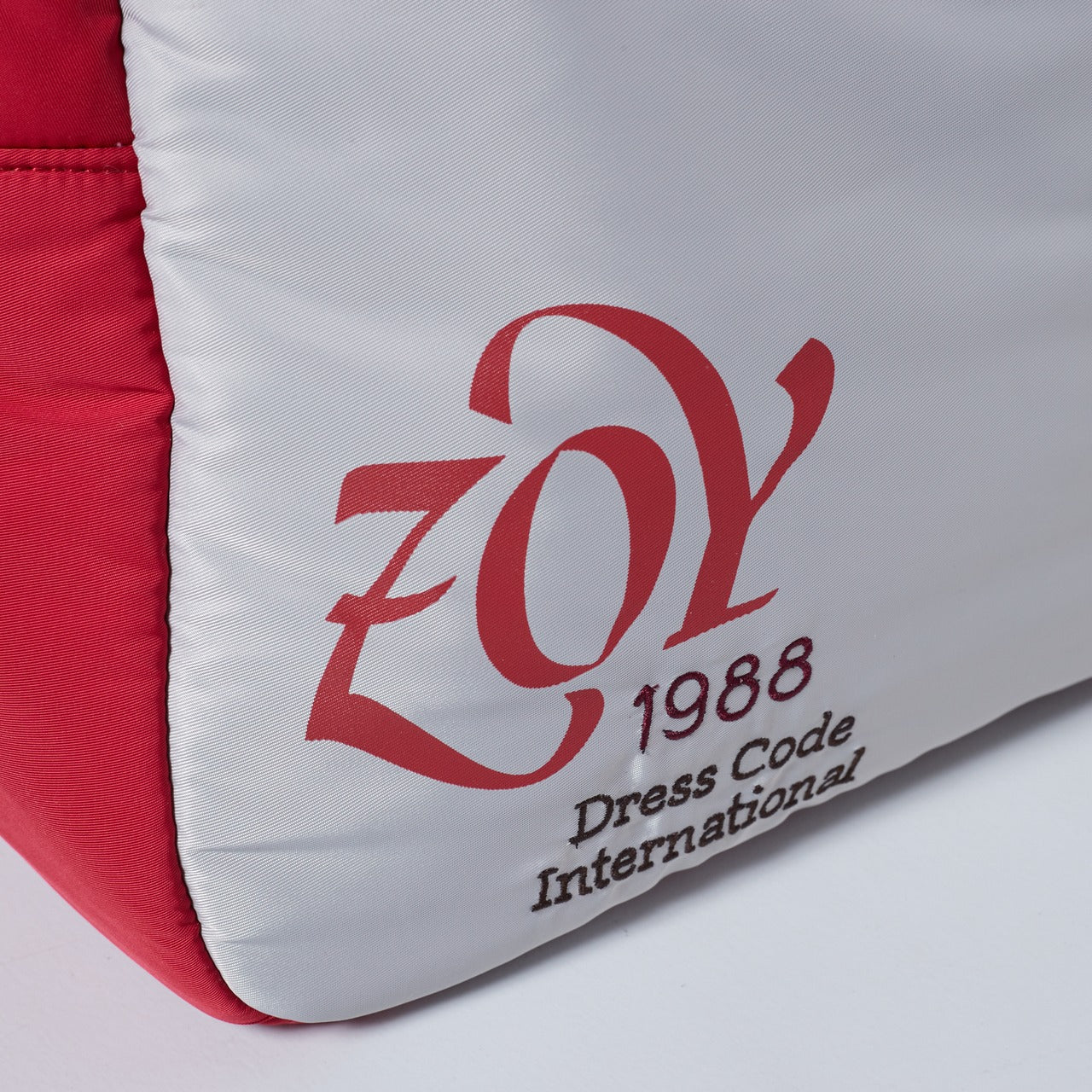 UNISEX padded Boston bag in red