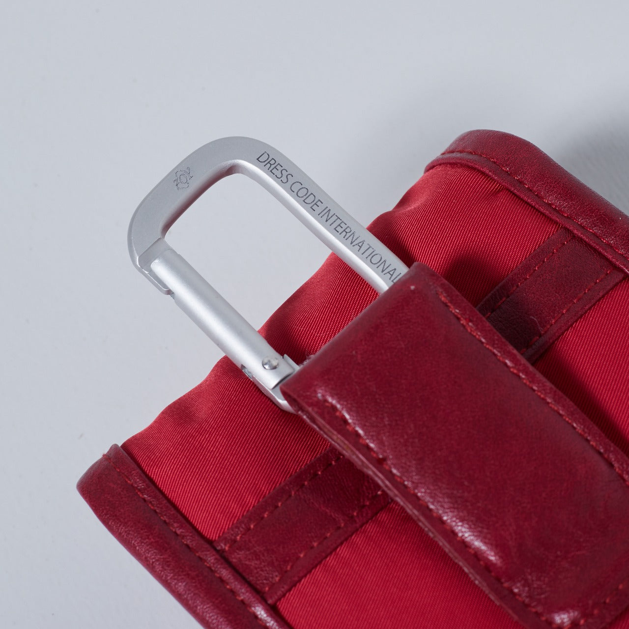 UNISEX padded scope pouch red