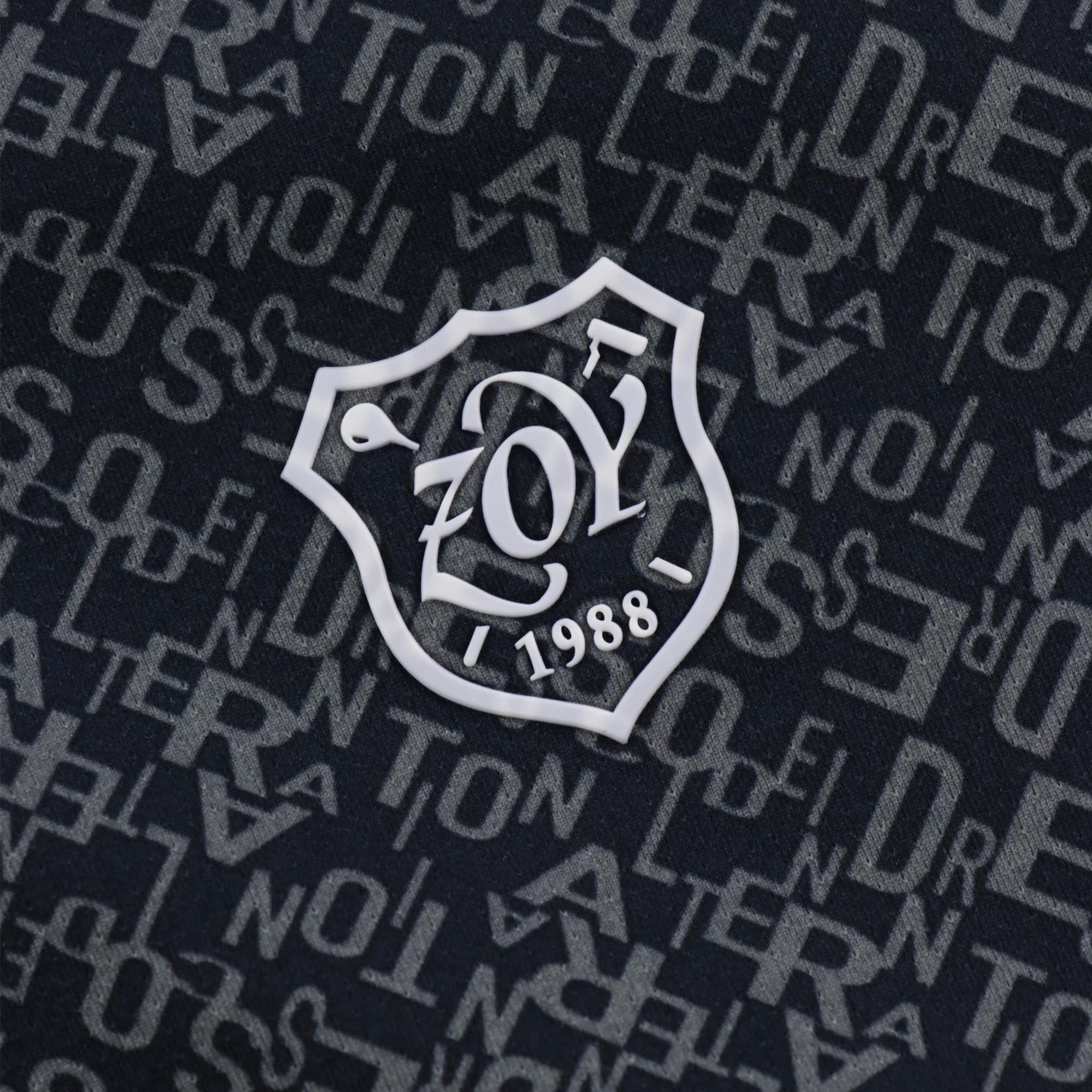 MENS バイアスロゴプリント ドットライトテックエアー 半袖ポロシャツ ネイビー 071434000 - ZOY OFFICIAL