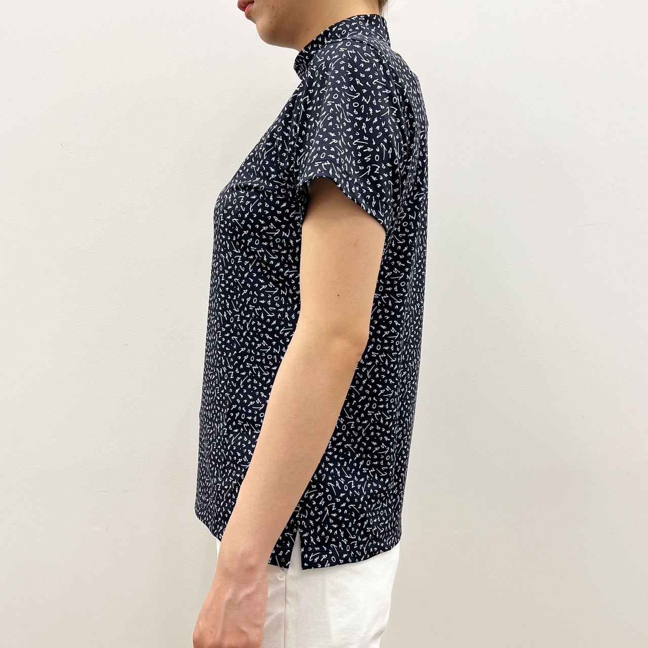 WOMENS フラグメントロゴプリント 半袖モックネックTシャツ ネイビー 071622019 - ZOY OFFICIAL