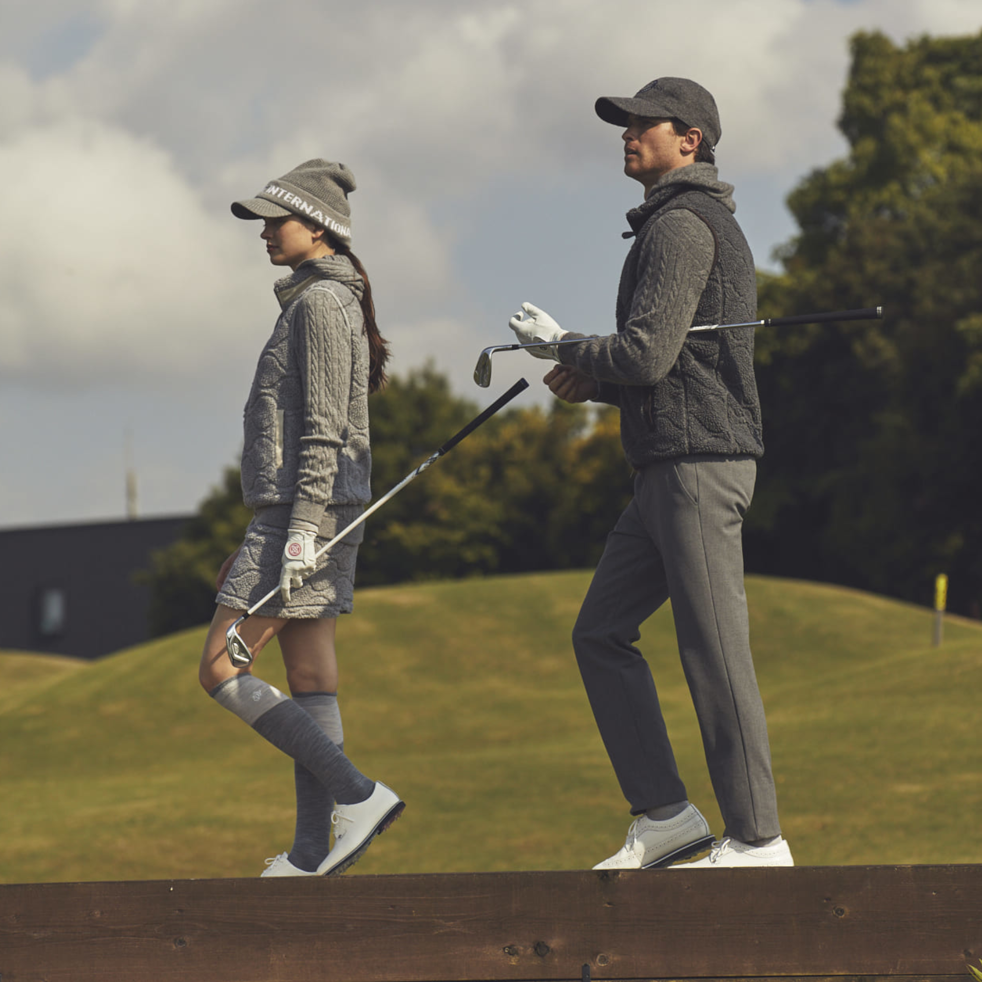 MEN AURORAカシミヤケーブル ニットプルオーバーフーディー ミッドグレイヘザー